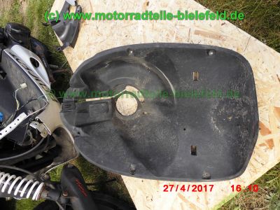 Peugeot_Speedfight_2_LC_50_Roller_Scooter_weiss_teilzerlegt_Teile_Ersatzteile_spare-parts-21.jpg