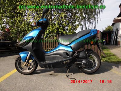Suzuki_UX50_W_Zillion_Roller_Scooter_wie_AY50_WR_Katana-1.jpg