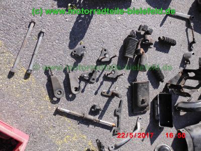 Suzuki_GS550E_4-Zylinder_Oldtimer_original_Auspuff_DGM32575S_Mikuni_Kogyo_Vergaser_Motor_Teile_Ersatzteile_parts_spares_spare-parts_ricambi_repuestos_wie_GS550D_GS750E-8.jpg