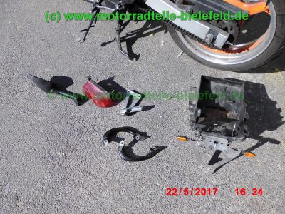 Kawasaki_ZR-7_ZR7_S_ZR750F_48PS_u_76PS_orange_Streetfighter_Superbike-Lenker_Doppel-Scheinwerfer_KOSO-Tacho_Sport-Auspuff_TAKKONI_mit_dB-Killer_Magura_Bremse-7.jpg
