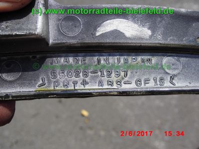 Kawasaki_ZZR600E_silber-blau_Glitter_Typ_ZX600E_–_Technik_wie_ZZ-R_600_D_E_ZX600D-32.jpg
