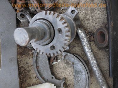 Oldtimer_Veteranen_Motor-Teile_engine_spares_spare-parts_20_.jpg