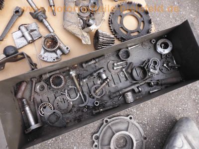 Oldtimer_Veteranen_Motor-Teile_engine_spares_spare-parts_250_.jpg