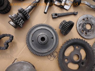 Oldtimer_Veteranen_Motor-Teile_engine_spares_spare-parts_254_.jpg