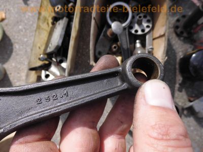 Oldtimer_Veteranen_Motor-Teile_engine_spares_spare-parts_267_.jpg