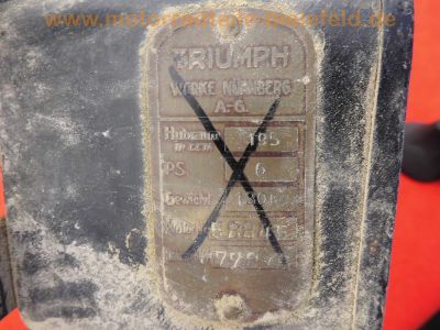 Triumph_Noris_200_K6_K7_K8_K9_und_STM_500_T_500_T3_T4_Werkzeug-Boxen_mit_Typen-Schild_tool-box_21_.jpg