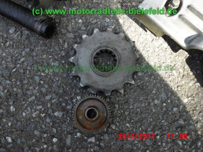Honda_CB750KZ_RC01_EZ79_blau_teilzerlegt_original_4-4_Auspuff_Sankei_2043_-_Teile_Ersatzteile_parts_spares_spare-parts_ricambi_repuestos_wie_CB_750_900_KZ_F_F2_Boldor_RC04_SC01_SC09-83.jpg