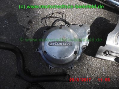 Honda_CB750KZ_RC01_EZ79_blau_teilzerlegt_original_4-4_Auspuff_Sankei_2043_-_Teile_Ersatzteile_parts_spares_spare-parts_ricambi_repuestos_wie_CB_750_900_KZ_F_F2_Boldor_RC04_SC01_SC09-86.jpg