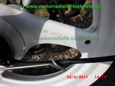 Suzuki_GS500E_GM51B_gruen_46PS_16tkm_tiefer_gelegt_GIVI_Halbschalen_-Verkleidung_Sturzbuegel_Hepco-Becker_Gepaecktraeger_Koffertraeger_Motor_M502_sehr_gepflegt-45.jpg