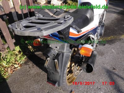 Honda_VF750F_RC15_Interceptor_V4_Youngtimer-Sportler_90PS_Super-Bike_Lenker_GIVI_Monorack_3_Gepaecktraeger_–_Technik_wie_VF_400_500_700_750_1000_1100_F_S_C-39.jpg
