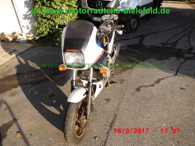 Honda_VF750F_RC15_Interceptor_V4_Youngtimer-Sportler_90PS_Super-Bike_Lenker_GIVI_Monorack_3_Gepaecktraeger_–_Technik_wie_VF_400_500_700_750_1000_1100_F_S_C-53.jpg