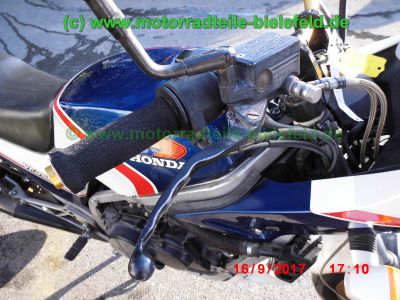 Honda_VF750F_RC15_Interceptor_V4_Youngtimer-Sportler_90PS_Super-Bike_Lenker_GIVI_Monorack_3_Gepaecktraeger_–_Technik_wie_VF_400_500_700_750_1000_1100_F_S_C-85.jpg