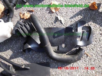 Yamaha_FZS600_Fazer_RJ02_rot_zerlegt_-_Ersatzteile_Teile_parts_spares_spare-parts_ricambi_repuestos_wie_FZ1_FZ6_FZR600R_YZF600R-135.jpg
