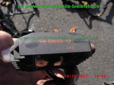 Yamaha_FZS600_Fazer_RJ02_rot_zerlegt_-_Ersatzteile_Teile_parts_spares_spare-parts_ricambi_repuestos_wie_FZ1_FZ6_FZR600R_YZF600R-224.jpg