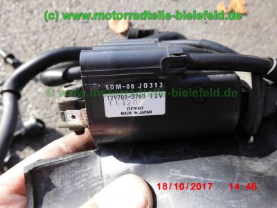Yamaha_FZS600_Fazer_RJ02_rot_zerlegt_-_Ersatzteile_Teile_parts_spares_spare-parts_ricambi_repuestos_wie_FZ1_FZ6_FZR600R_YZF600R-227.jpg