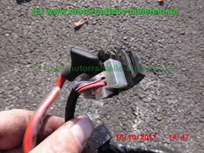 Yamaha_FZS600_Fazer_RJ02_rot_zerlegt_-_Ersatzteile_Teile_parts_spares_spare-parts_ricambi_repuestos_wie_FZ1_FZ6_FZR600R_YZF600R-237.jpg