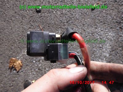Yamaha_FZS600_Fazer_RJ02_rot_zerlegt_-_Ersatzteile_Teile_parts_spares_spare-parts_ricambi_repuestos_wie_FZ1_FZ6_FZR600R_YZF600R-238.jpg
