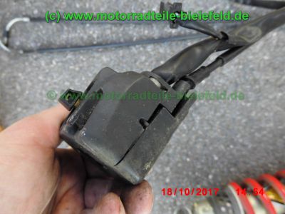 Yamaha_FZS600_Fazer_RJ02_rot_zerlegt_-_Ersatzteile_Teile_parts_spares_spare-parts_ricambi_repuestos_wie_FZ1_FZ6_FZR600R_YZF600R-295.jpg