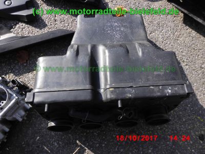 Yamaha_FZS600_Fazer_RJ02_rot_zerlegt_-_Ersatzteile_Teile_parts_spares_spare-parts_ricambi_repuestos_wie_FZ1_FZ6_FZR600R_YZF600R-34.jpg