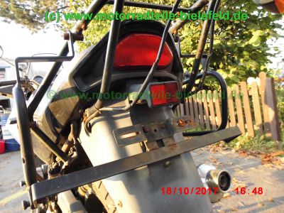 Suzuki_GSF600S_Bandit_GN77B_schwarz_GIVI-Koffertraeger_Gepaecksystem_-_Ersatzteile_Teile_parts_spares_spare-parts_ricambi_repuestos_wie_WVA8_GSX_600_750_F_GN72B_GR78A_GSF_1200_WVA9_GV75A-46.jpg