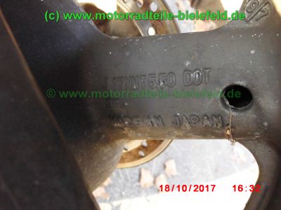 Suzuki_RF900R_GT73A_rot_55tkm_unfallfrei_Marving_Carboniox_4-1_Auspuff_Lucas_Sport-Fussrasten-20.jpg