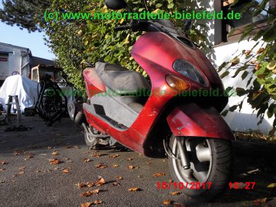 Yamaha_YP125_Majesty_rot_SE02_-_Ersatzteile_Teile_parts_spares_spare-parts_ricambi_repuestos_wie_Cygnus_Maxster_SE03_SE05_MBK_Skyliner_125_SE02_SE06_Flame_Thunder_-33.jpg