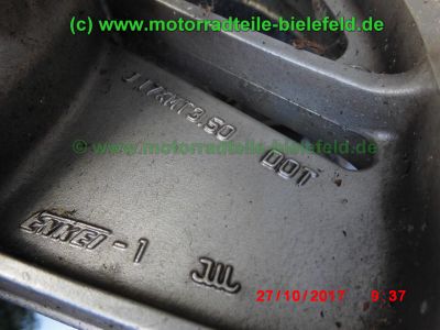 Kawasaki_ZX-10_Tomcat_ZXT00B_rot-weiss_139PS_260kmh_unverbastelt_original_Auspuff_KHI_K177_Gepaecktraeger_–_Technik_wie_GPZ1000RX_ZXT00A_GPZ900R_ZX900A-38.jpg