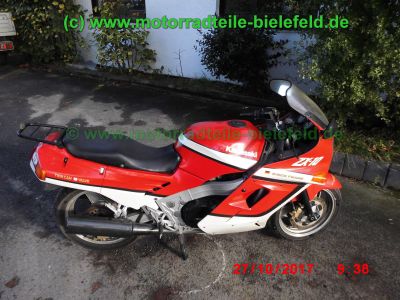Kawasaki_ZX-10_Tomcat_ZXT00B_rot-weiss_139PS_260kmh_unverbastelt_original_Auspuff_KHI_K177_Gepaecktraeger_–_Technik_wie_GPZ1000RX_ZXT00A_GPZ900R_ZX900A-41.jpg