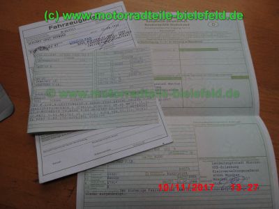 Kawasaki_ZX-10_Tomcat_ZXT00B_rot-weiss_139PS_260kmh_unverbastelt_original_Auspuff_KHI_K177_Gepaecktraeger_–_Technik_wie_GPZ1000RX_ZXT00A_GPZ900R_ZX900A-60.jpg