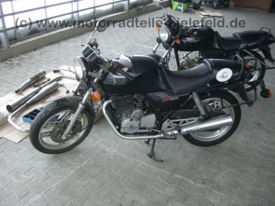 Honda_XBR_500_XBR500_PC15_schwarz_Chromstar_H_B_Koffersystem_32kW_34.jpg