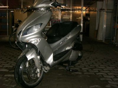 MBK_Thunder_Skyliner_Yamaha_Maxster_Majesty_YP_XQ_125_150_XQ125_XQ150_SE05_3.jpg