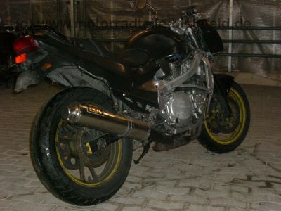Suzuki_Streetfighter_GSX_600_750_GSX600_GSX750_F_GSX600F_GN72B_Superbike_Stahlflex_1.jpg