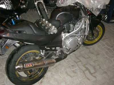 Suzuki_Streetfighter_GSX_600_750_GSX600_GSX750_F_GSX600F_GN72B_Superbike_Stahlflex_39.jpg