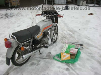 Honda_CB_125_CB125_T_T2_125T2_CB125T2_silber_Verkleidung_3.jpg
