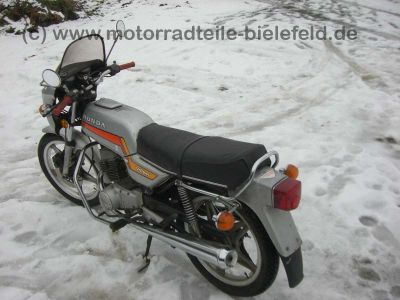Honda_CB_125_CB125_T_T2_125T2_CB125T2_silber_Verkleidung_4.jpg