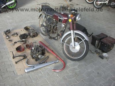 Honda_CB_125_250_CB250_K_K1_K4_rot_49.jpg