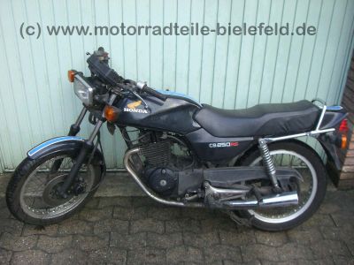 Honda_CB_250_CB250_RS_250RS_CB250RS_schwarzblau_Deluxe_MC02_vgl__CL_250S_MD04_62.jpg