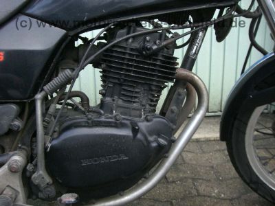 Honda_CB_250_CB250_RS_250RS_CB250RS_schwarzblau_Deluxe_MC02_vgl__CL_250S_MD04_99.jpg