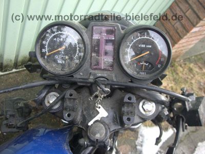 Suzuki_GSX_250_400_GSX400_E_S_weissblaurot_400E_400S_GK53C_48.jpg