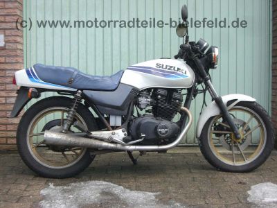 Suzuki_GSX_250_400_GSX400_E_S_weissblau_400E_400S_GK53C_GK_53_C_2.jpg