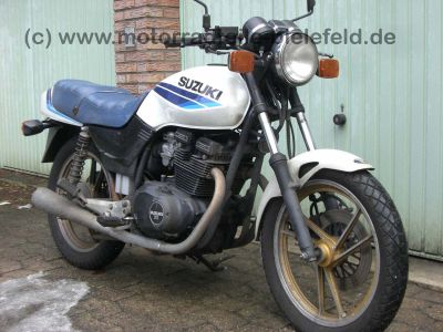 Suzuki_GSX_250_400_GSX400_E_S_weissblau_400E_400S_GK53C_GK_53_C_3.jpg