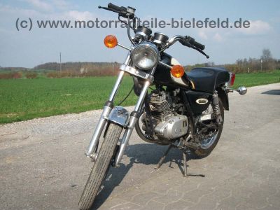 Suzuki_GN125_NF41A_NF41_A_GN_125_schwarz_weiss_3.jpg