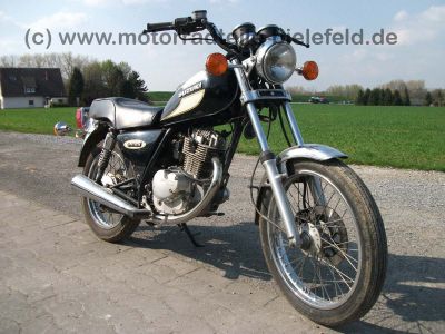 Suzuki_GN125_NF41A_NF41_A_GN_125_schwarz_weiss_30.jpg