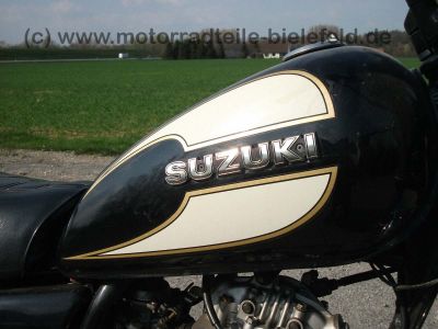 Suzuki_GN125_NF41A_NF41_A_GN_125_schwarz_weiss_38.jpg