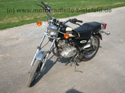 Suzuki_GN125_NF41A_NF41_A_GN_125_schwarz_weiss_4.jpg