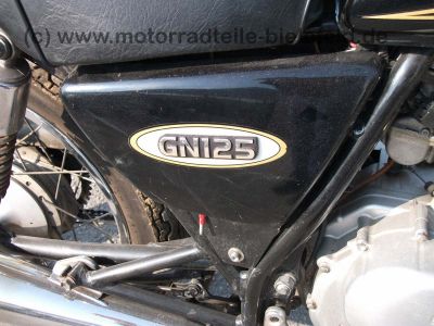 Suzuki_GN125_NF41A_NF41_A_GN_125_schwarz_weiss_40.jpg