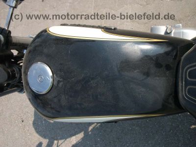 Suzuki_GN125_NF41A_NF41_A_GN_125_schwarz_weiss_42.jpg