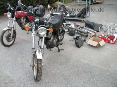 Suzuki_GN400_rot_GN_250_400_Koffersystem_Koffer_GIVI_3.jpg