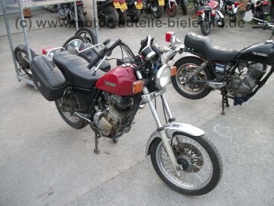 Suzuki_GN400_rot_GN_250_400_Koffersystem_Koffer_GIVI_5.jpg