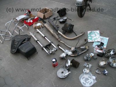Suzuki_GN400_schwarz_GN_250_400_GN250_Extras__13.jpg